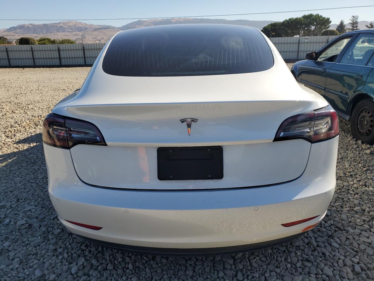 2020 Tesla Model 3 - Фото 6