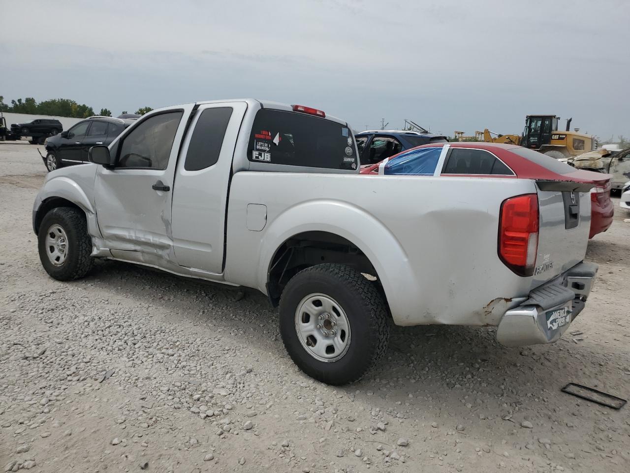 2013 Nissan Frontier S - Image 2