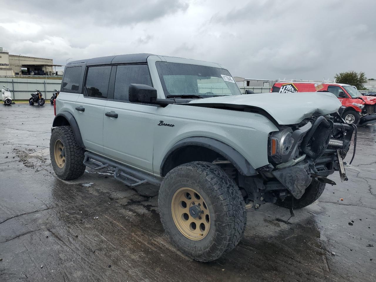2024 Ford Bronco Big Bend - Image 4