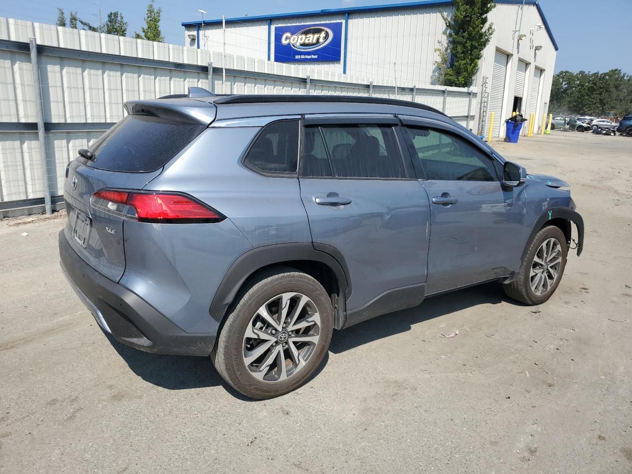 2023 Toyota Corolla Cross Xle - Image 3