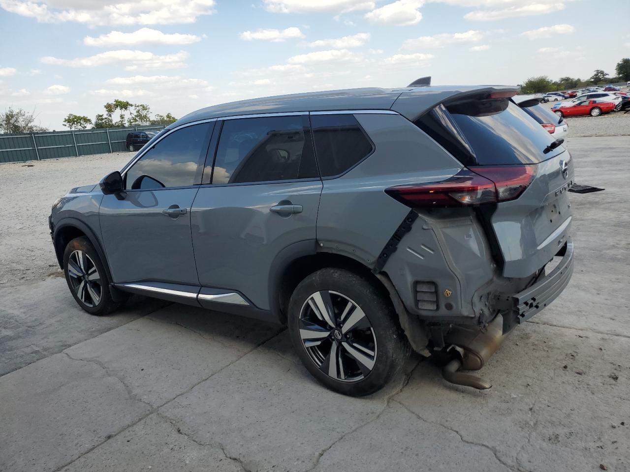2021 Nissan Rogue Sl - Image 2