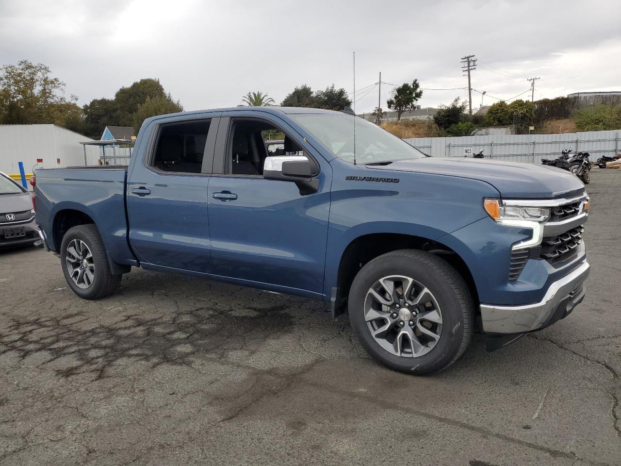 2024 Chevrolet Silverado - Image 4