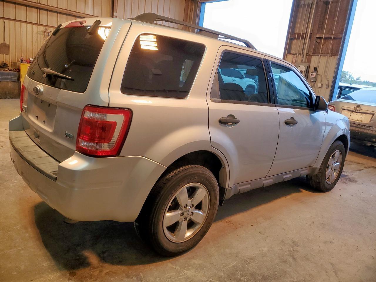 2011 Ford Escape Xlt - Фото 3