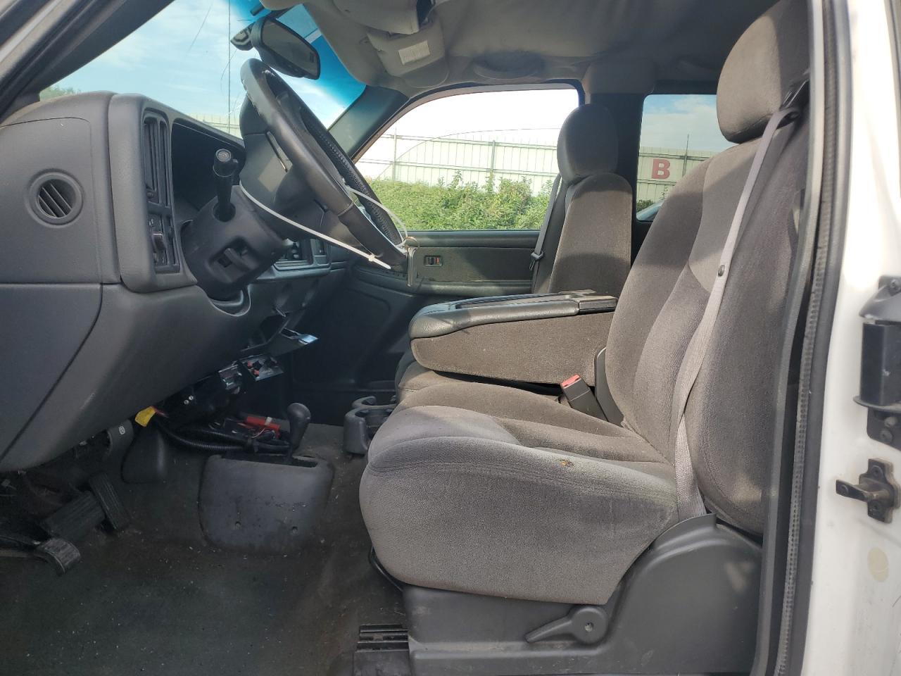2003 GMC Sierra 2500 - Фото 7