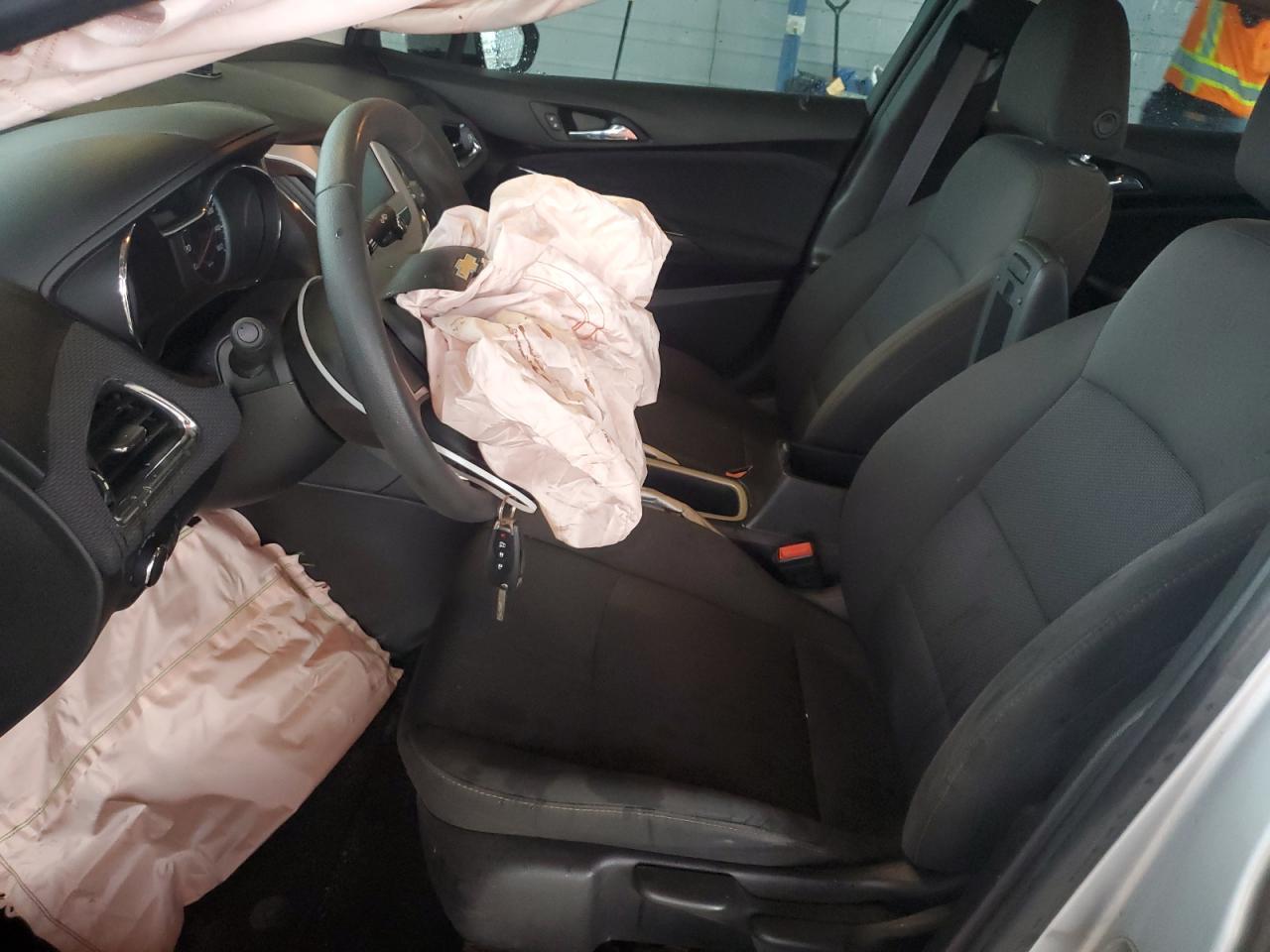 2017 Chevrolet Cruze Ls - Фото 7