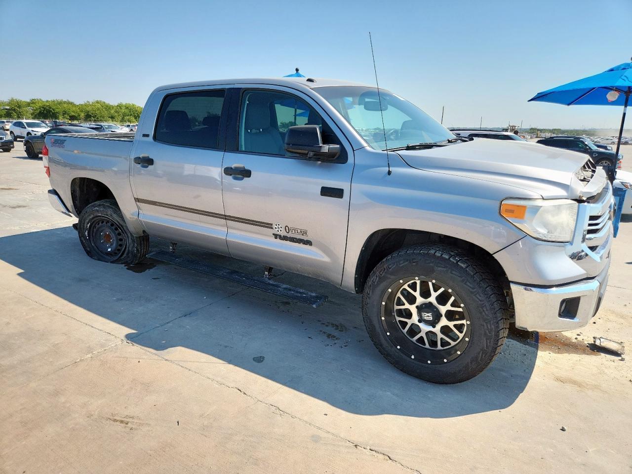 2017 Toyota Tundra Crewmax Sr5 - Image 4