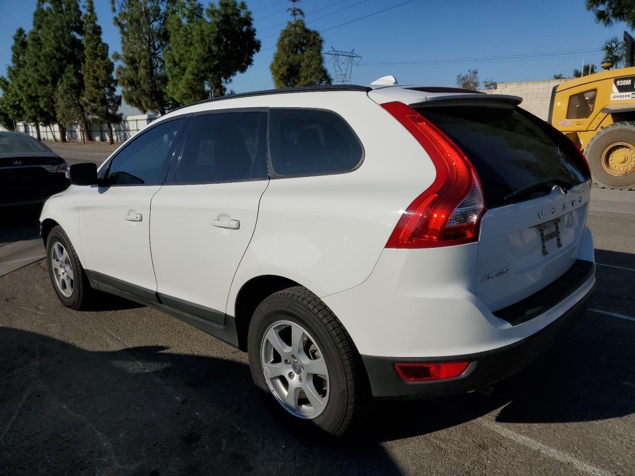 2012 Volvo Xc60 3.2 - Image 2