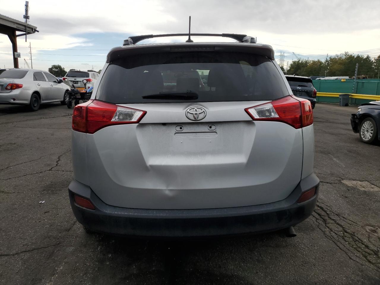 2015 Toyota Rav4 Xle - Image 6