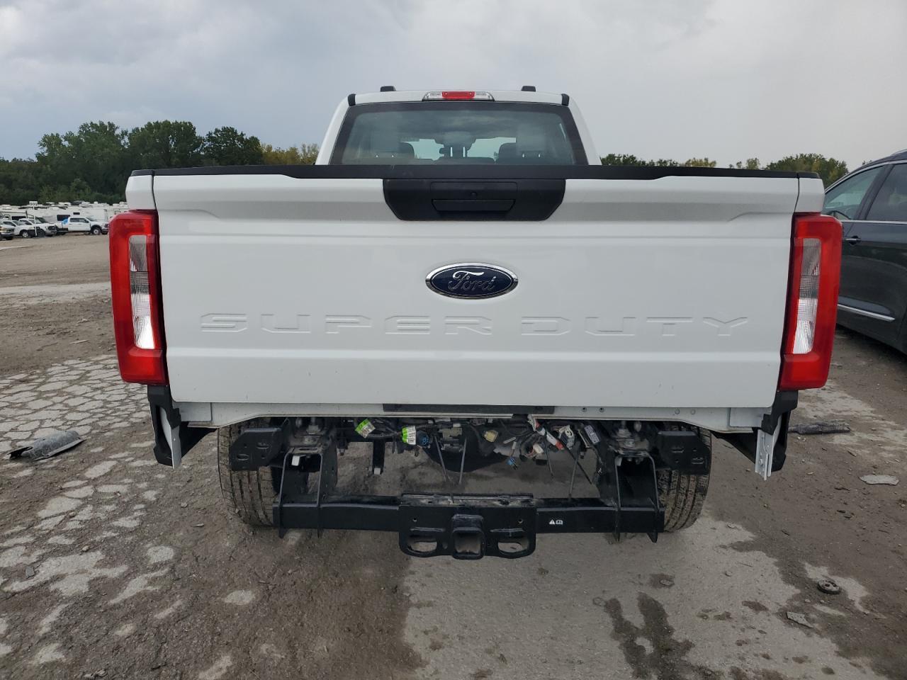 2023 Ford F250 Super Duty - Фото 6