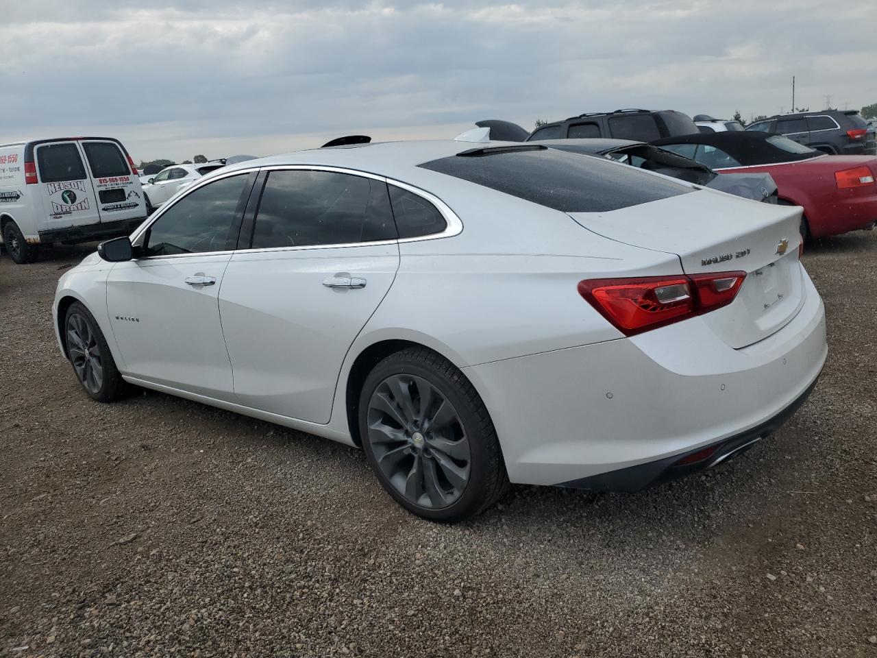 2017 Chevrolet Malibu Premier - Фото 2