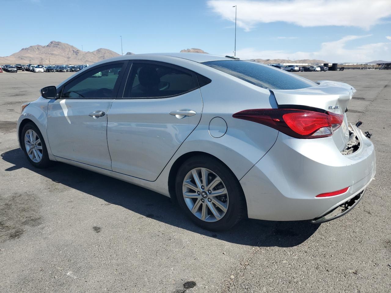 2016 Hyundai Elantra Se - Image 2