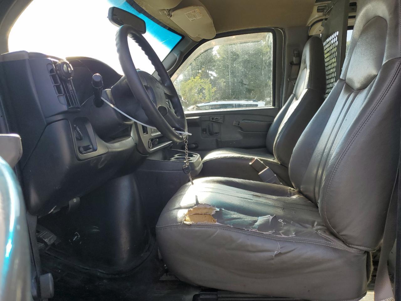 2007 GMC Savana G2500 - Image 7