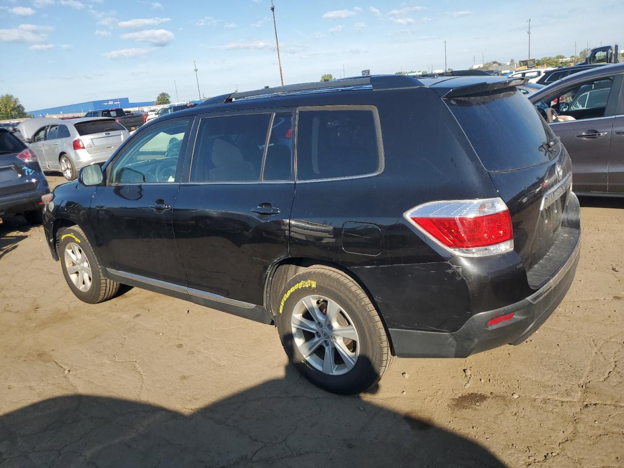 2011 Toyota Highlander Base - Фото 2