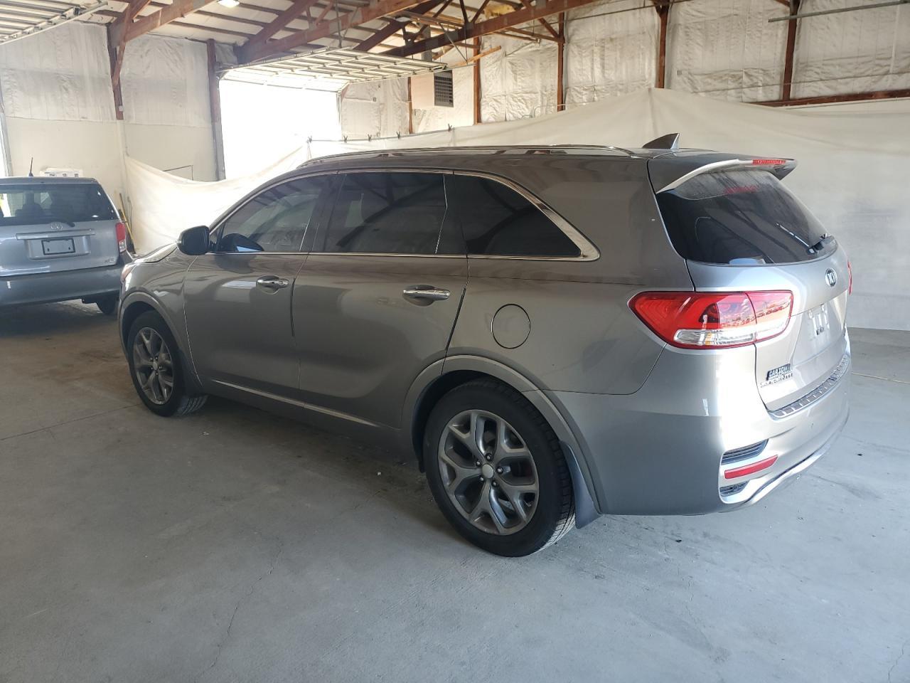 2017 Kia Sorento Sx - Image 2