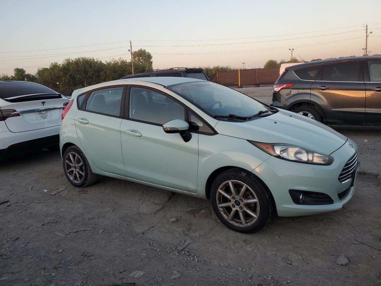 2017 Ford Fiesta Se - Фото 4