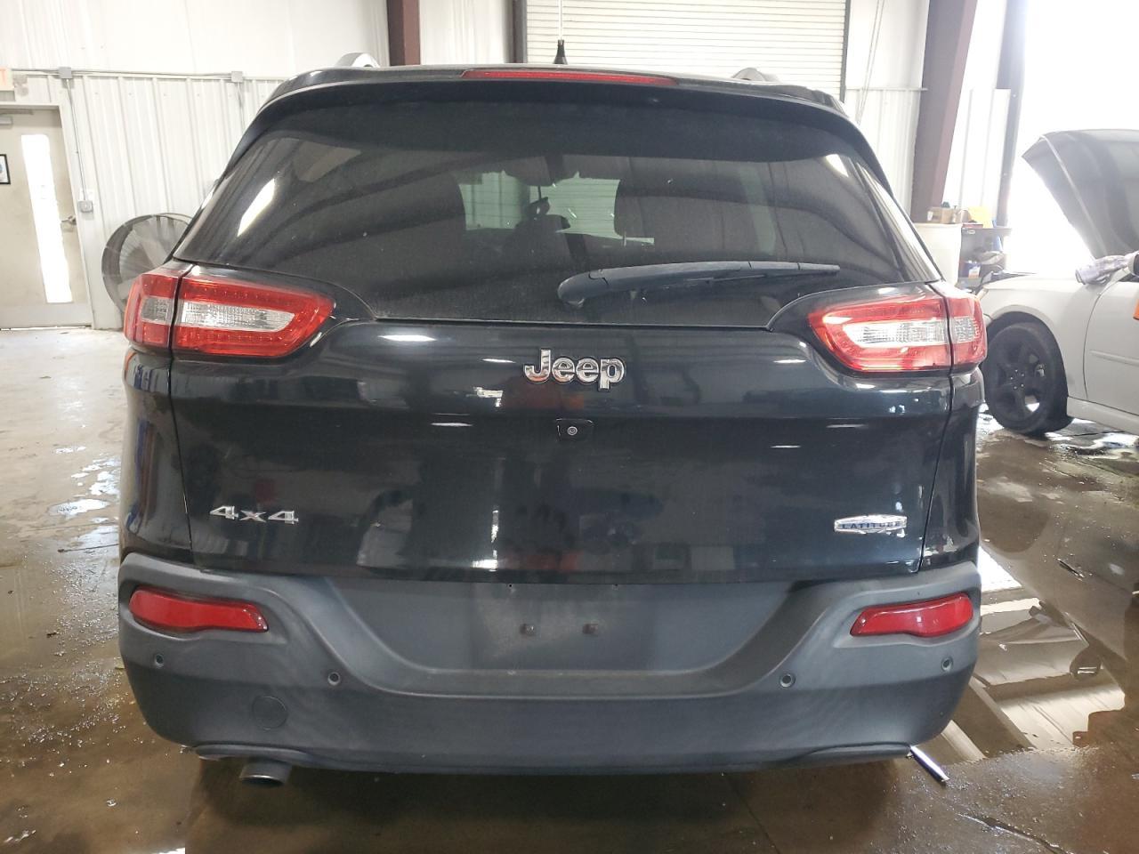 2023 Jeep Cherokee Latitude - Image 6