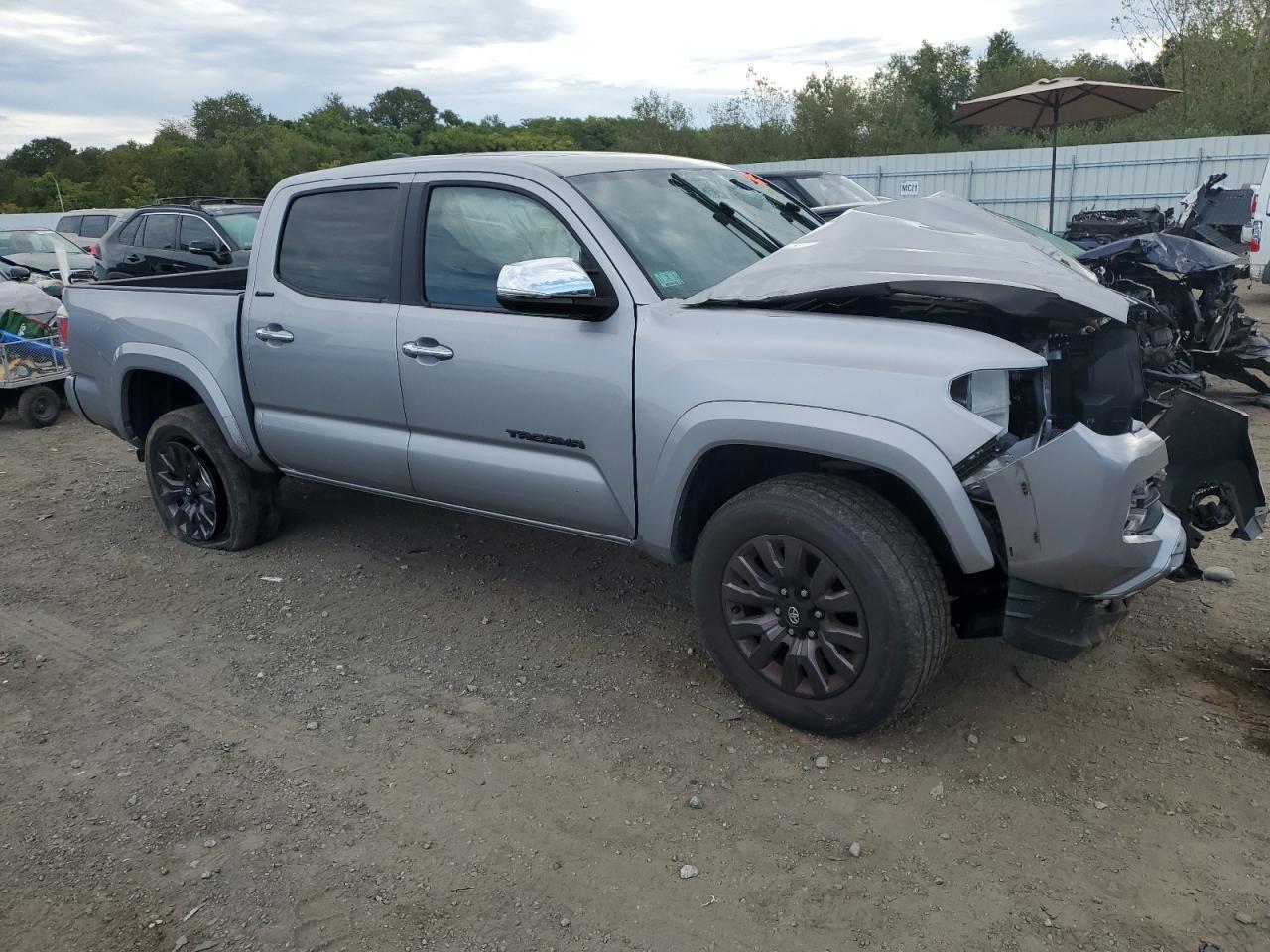 2017 Toyota Tacoma Limited - Image 4