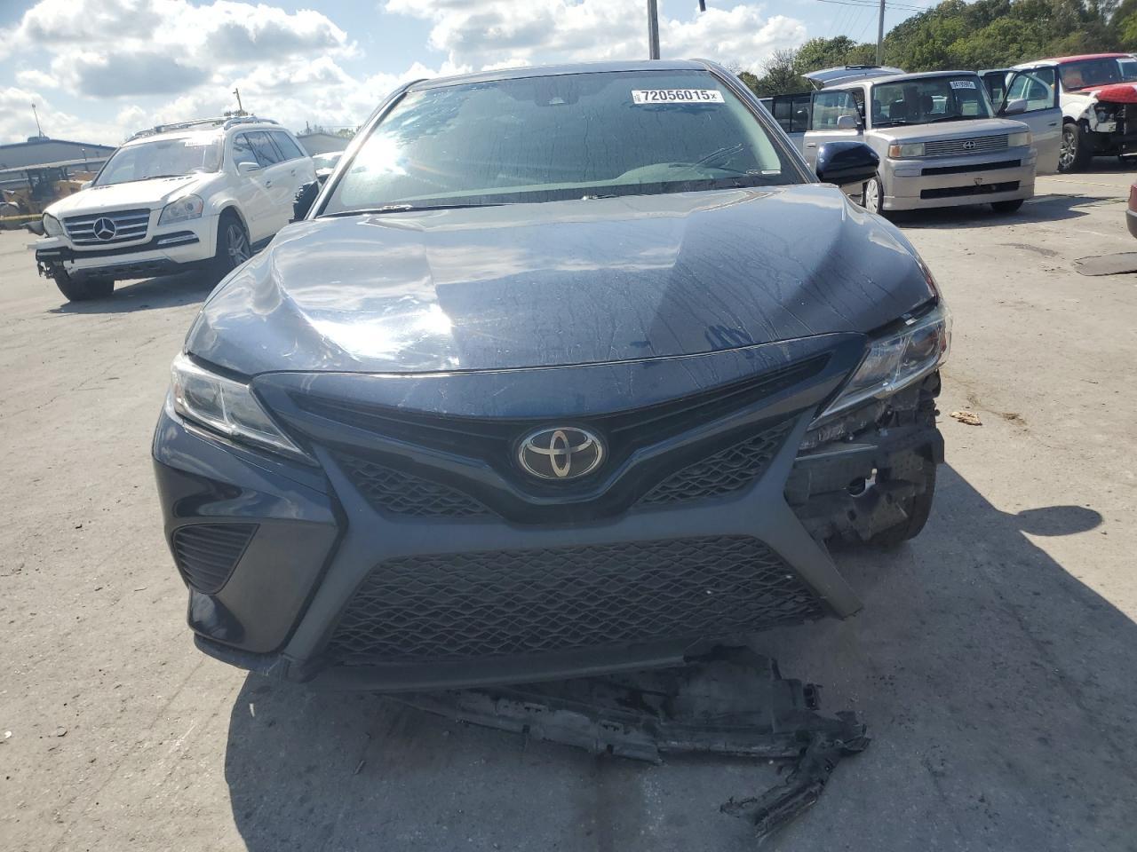 2020 Toyota Camry Se - Фото 5