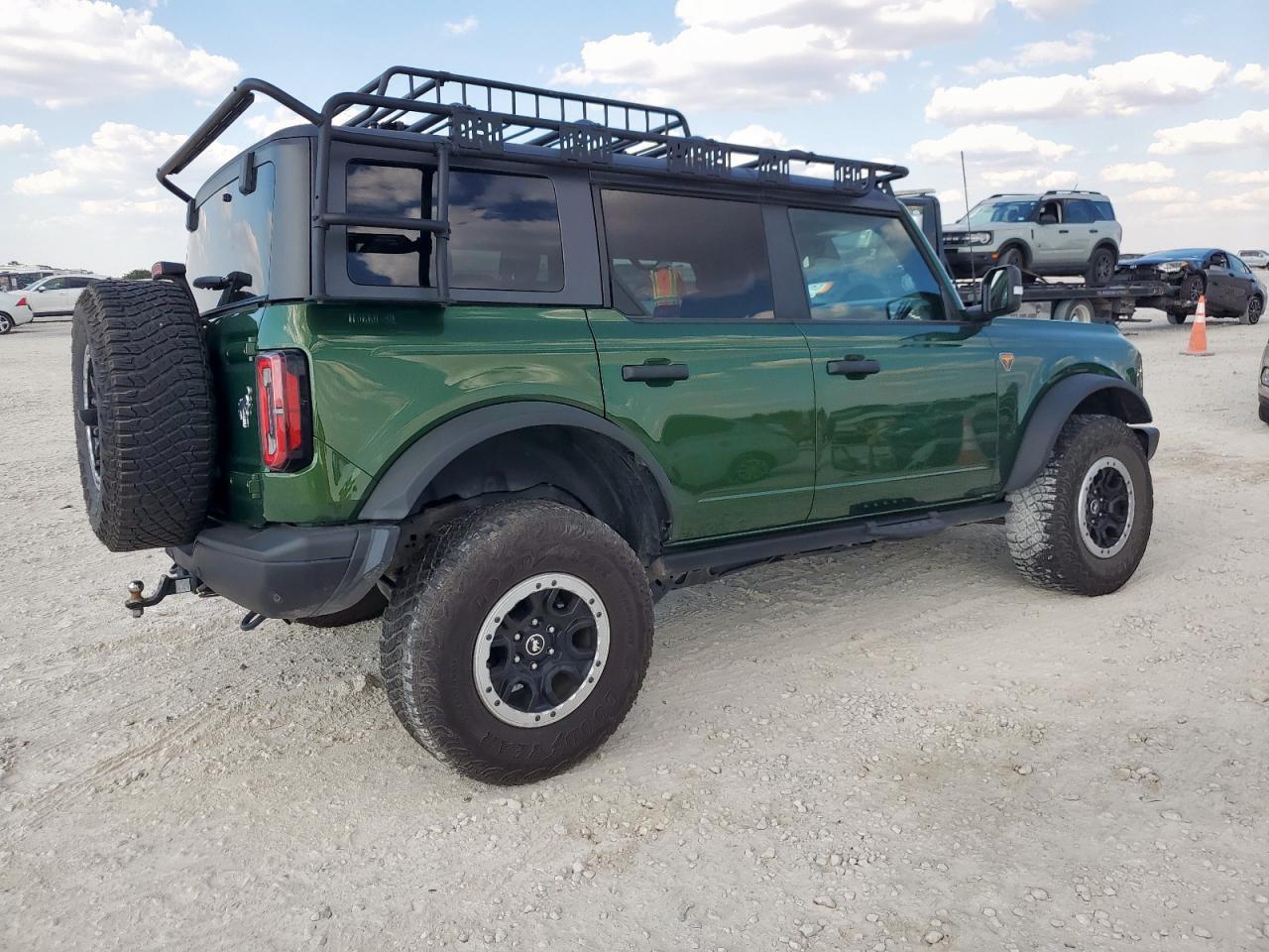 2023 Ford Bronco Base - Image 3