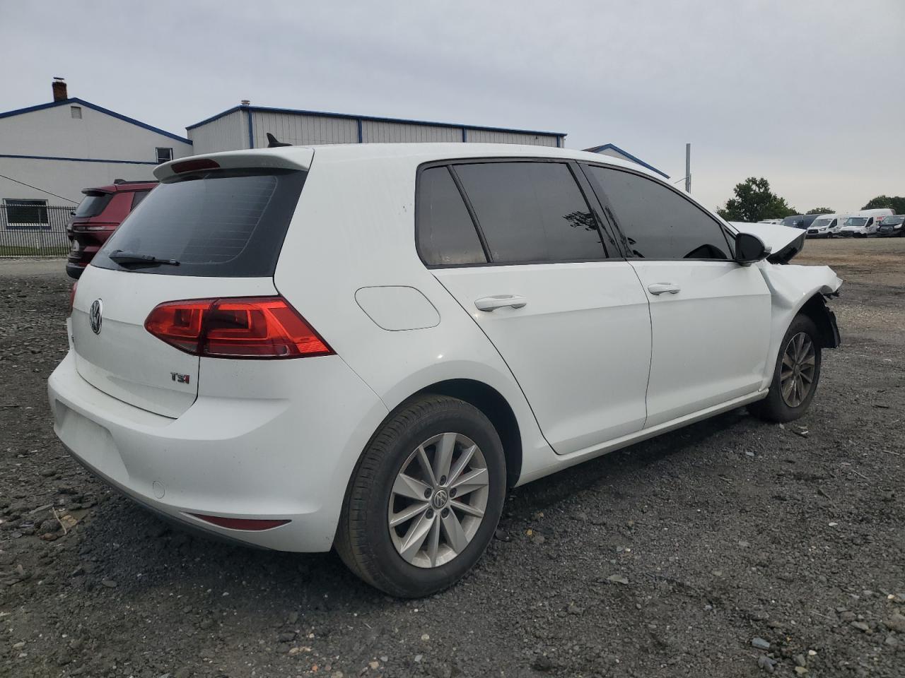 2017 Volkswagen Golf S - Фото 3