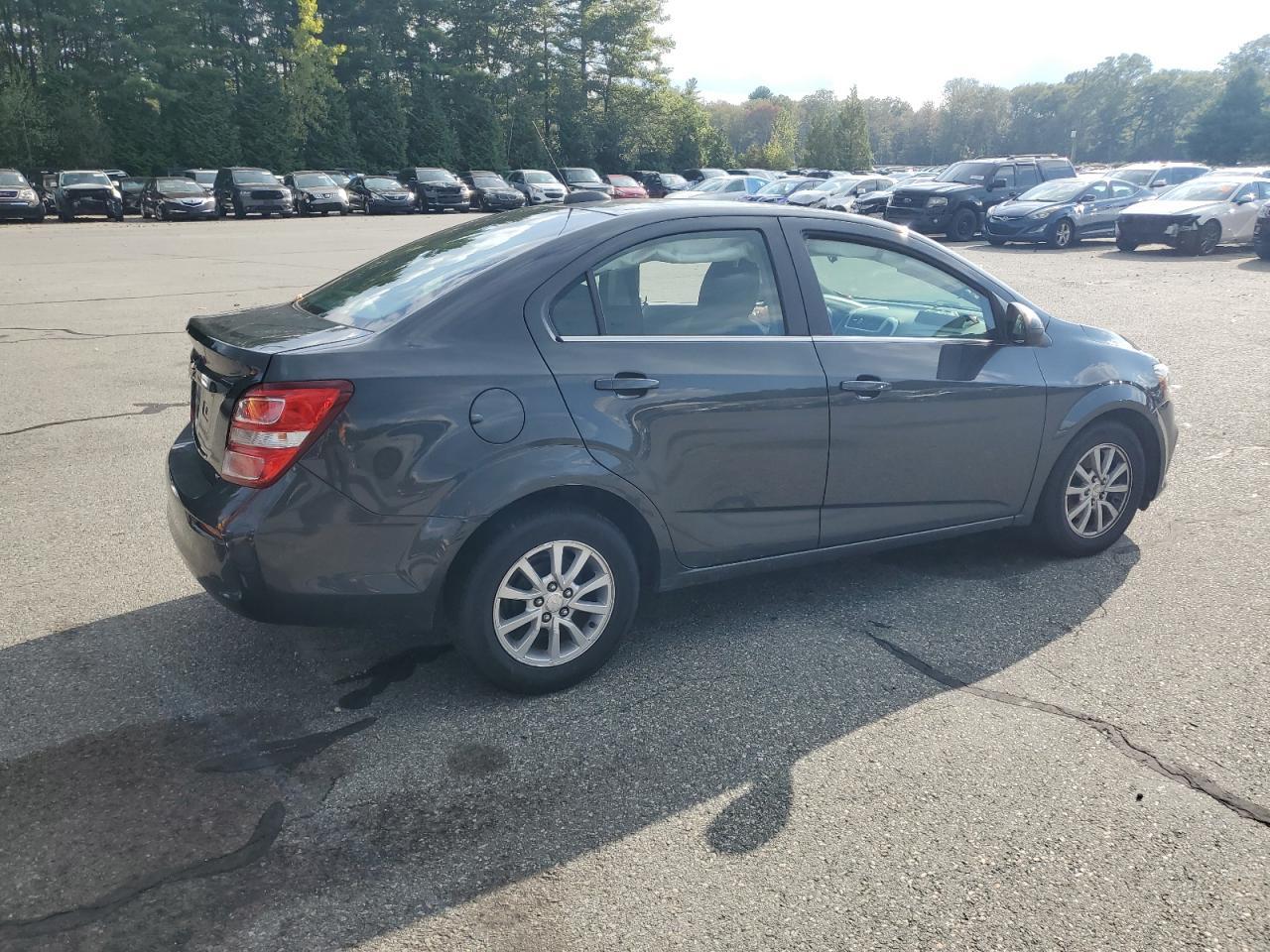 2018 Chevrolet Sonic Lt - Фото 3