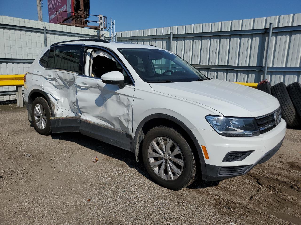 2018 Volkswagen Tiguan Se - Image 4