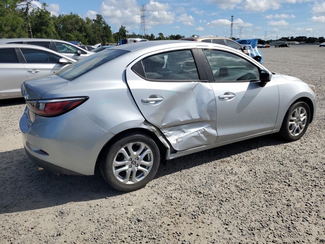 2018 Toyota Yaris Ia - Image 3