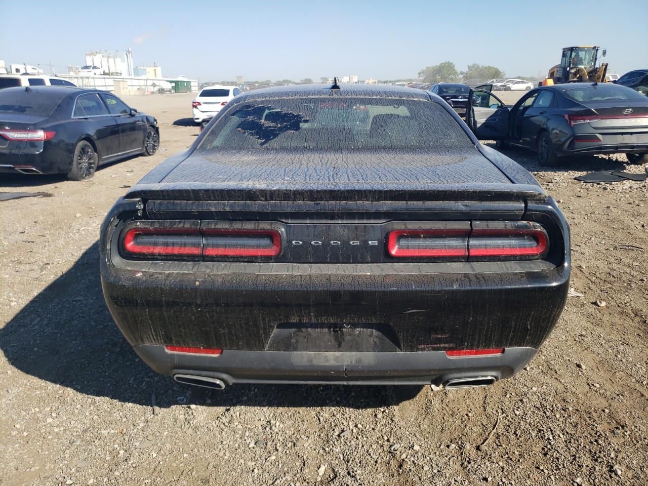 2015 Dodge Challenger Sxt - Image 6