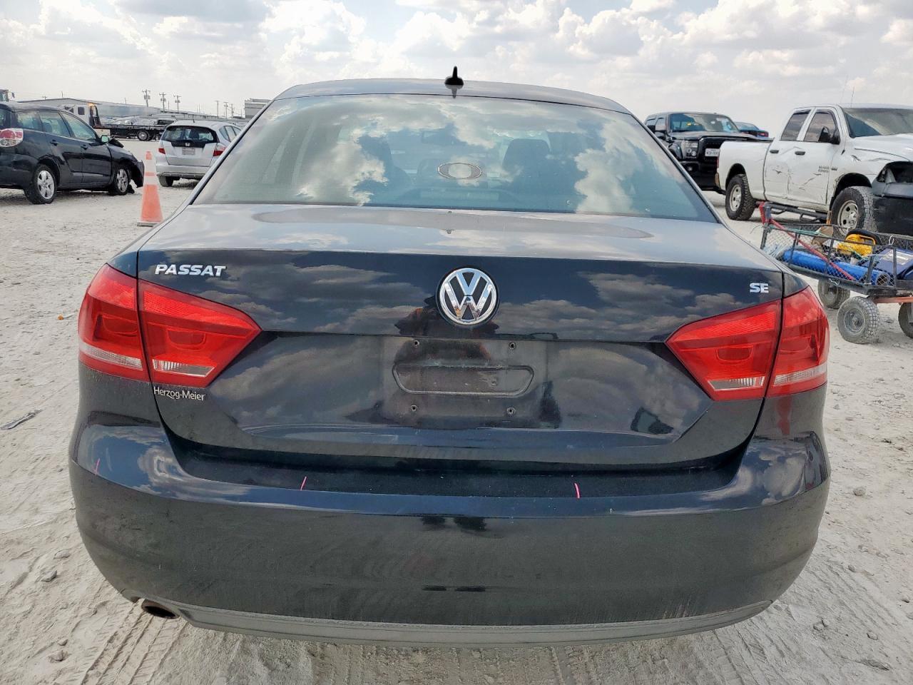 2013 Volkswagen Passat Se - Image 6