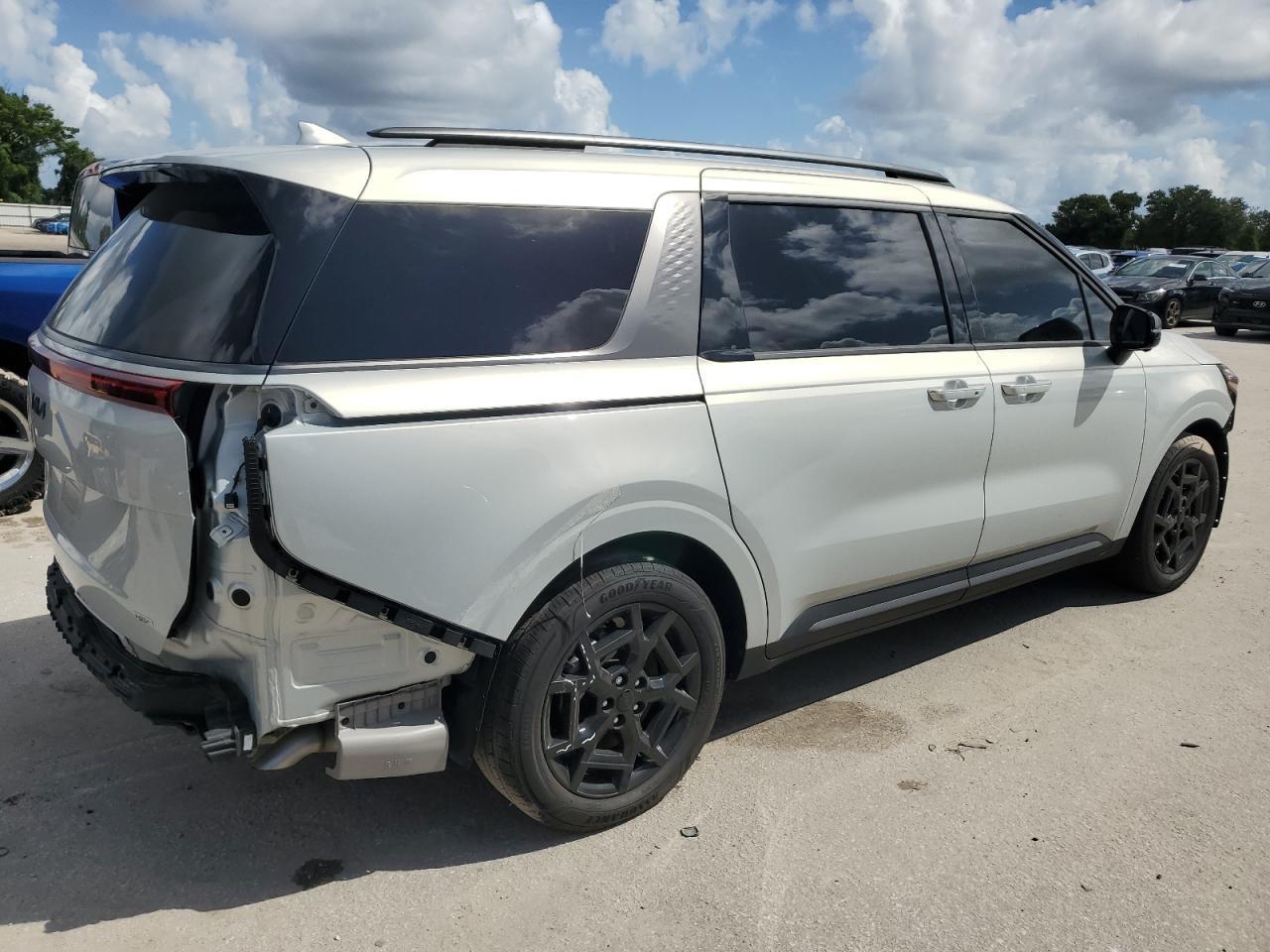 2025 Kia Carnival Sx - Фото 3