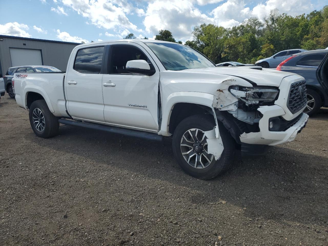 2022 Toyota Tacoma Double Cab - Image 4