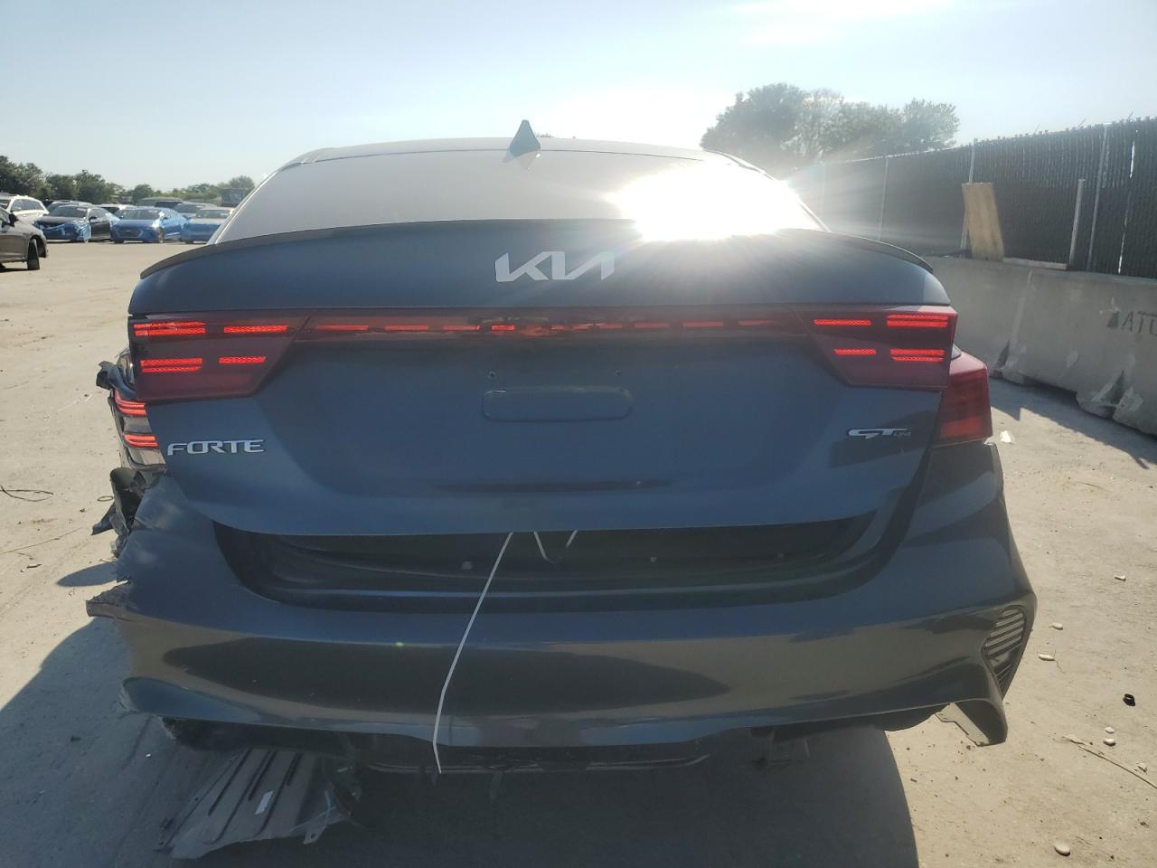 2023 Kia Forte Gt Line - Image 6