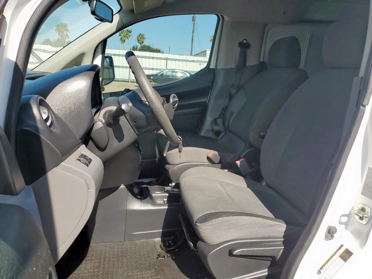 2017 Niss Nv200 2.5S - Image 7