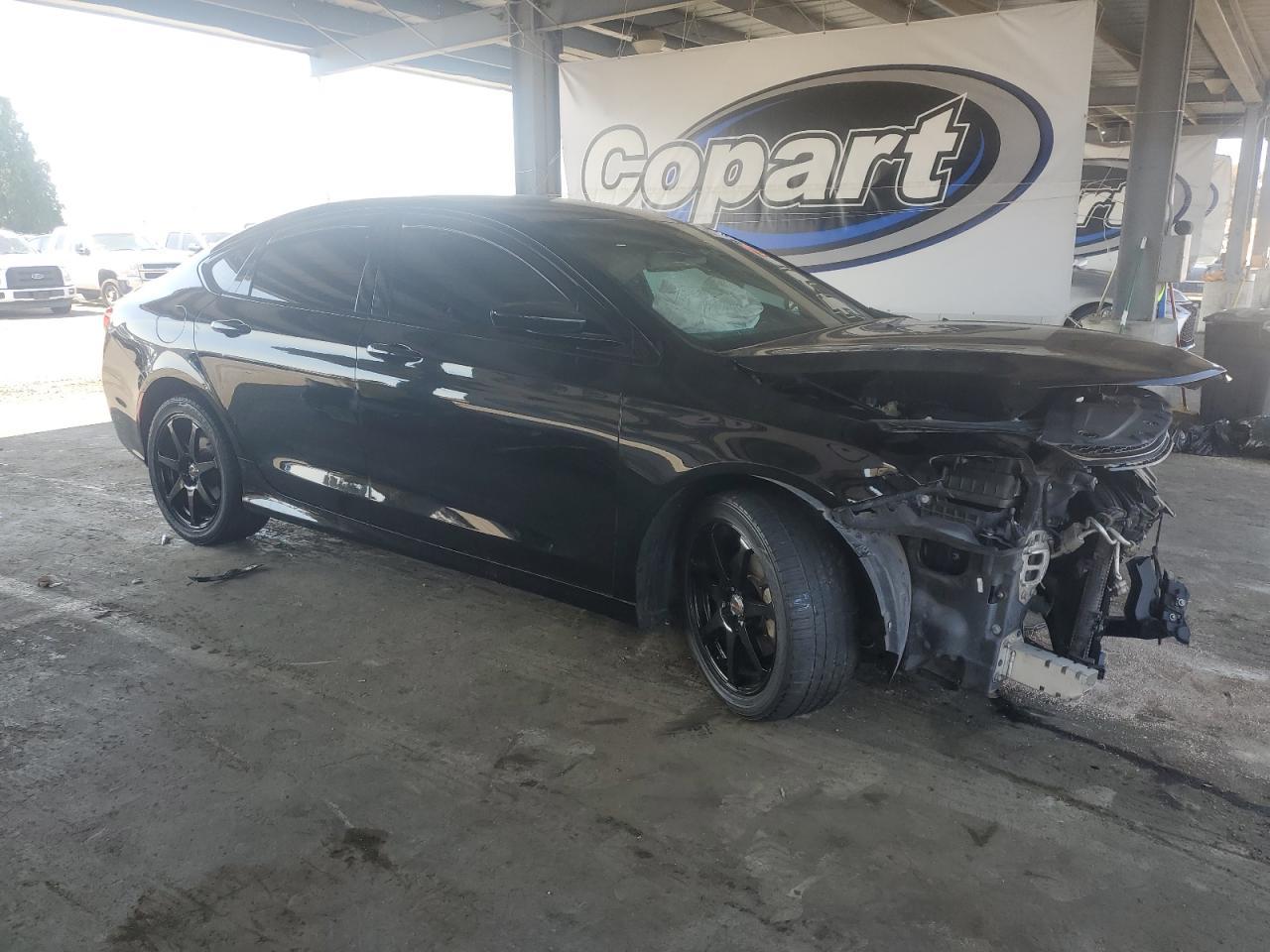 2015 Chrysler 200 S - Image 4