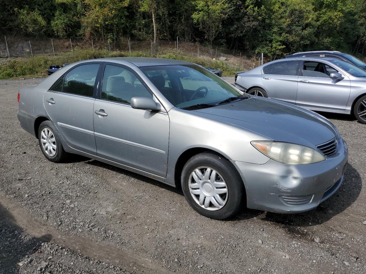 2005 Toyota Camry Le - Image 4