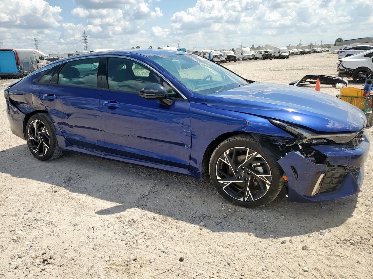 2025 Kia K5 Gt Line - Image 4