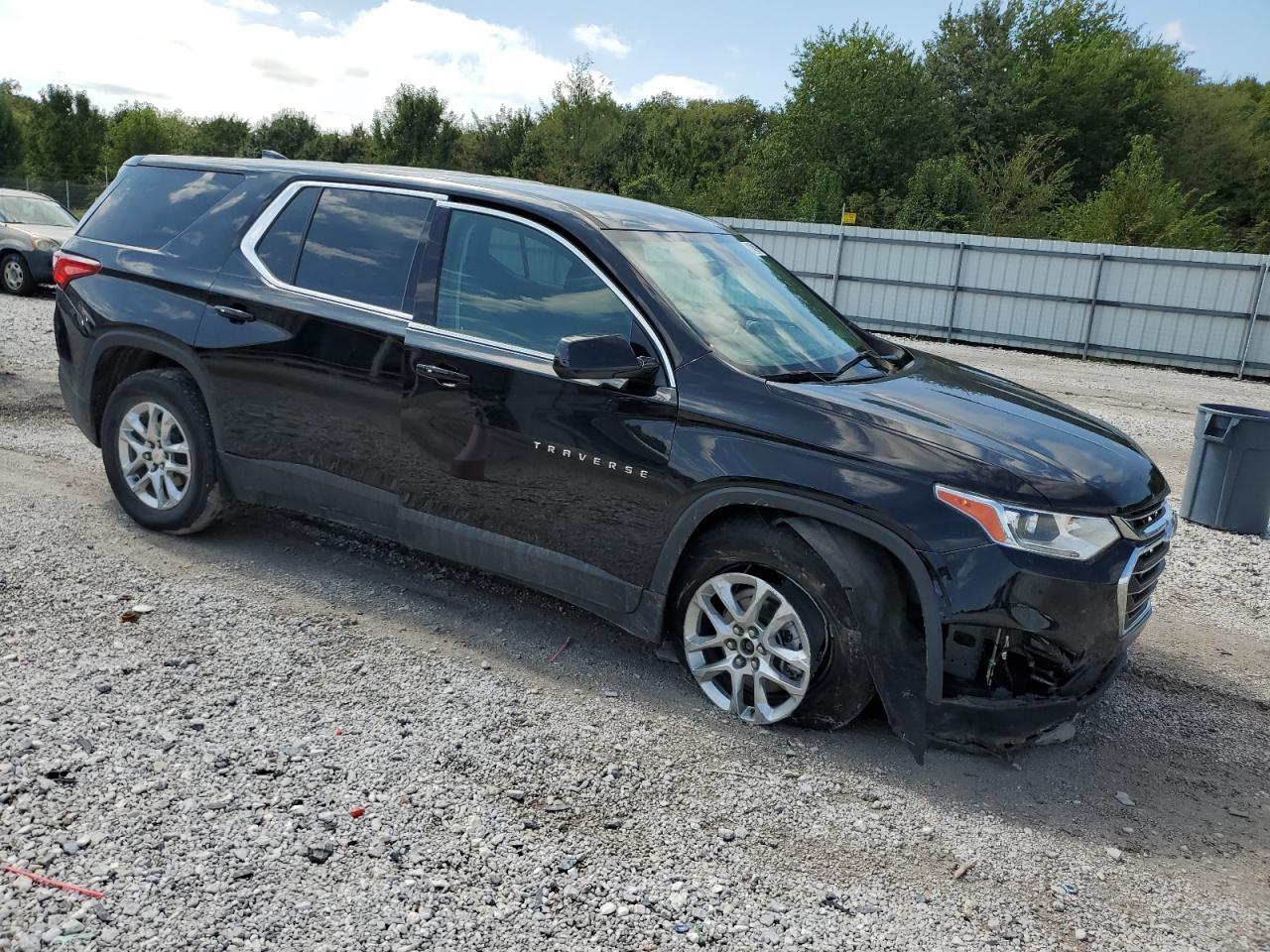 2021 Chevrolet Traverse Ls - Фото 4