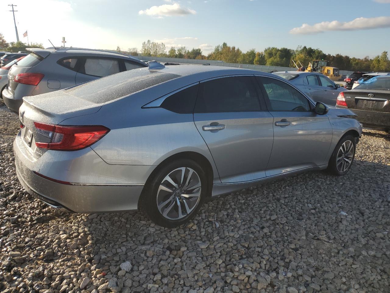 2018 Honda Accord Hybrid Exl - Image 3