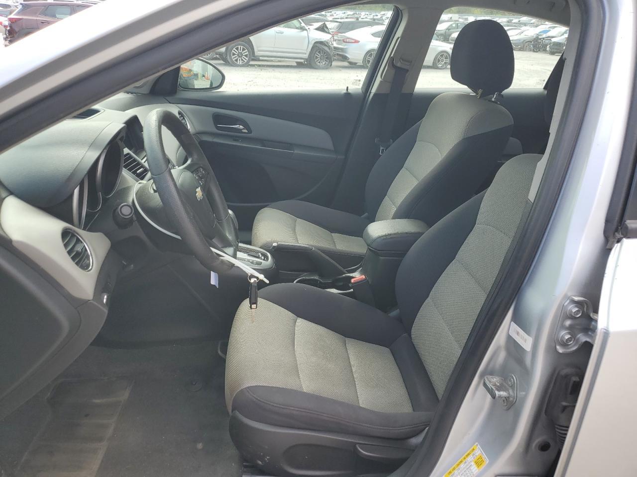 2013 Chevrolet Cruze Ls - Image 7