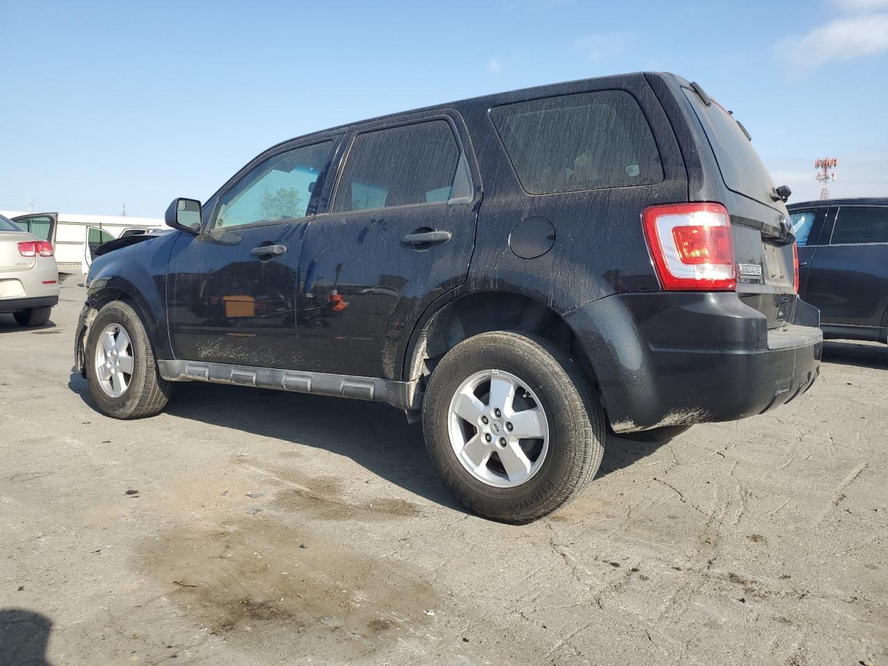 2011 Ford Escape Xls - Image 2