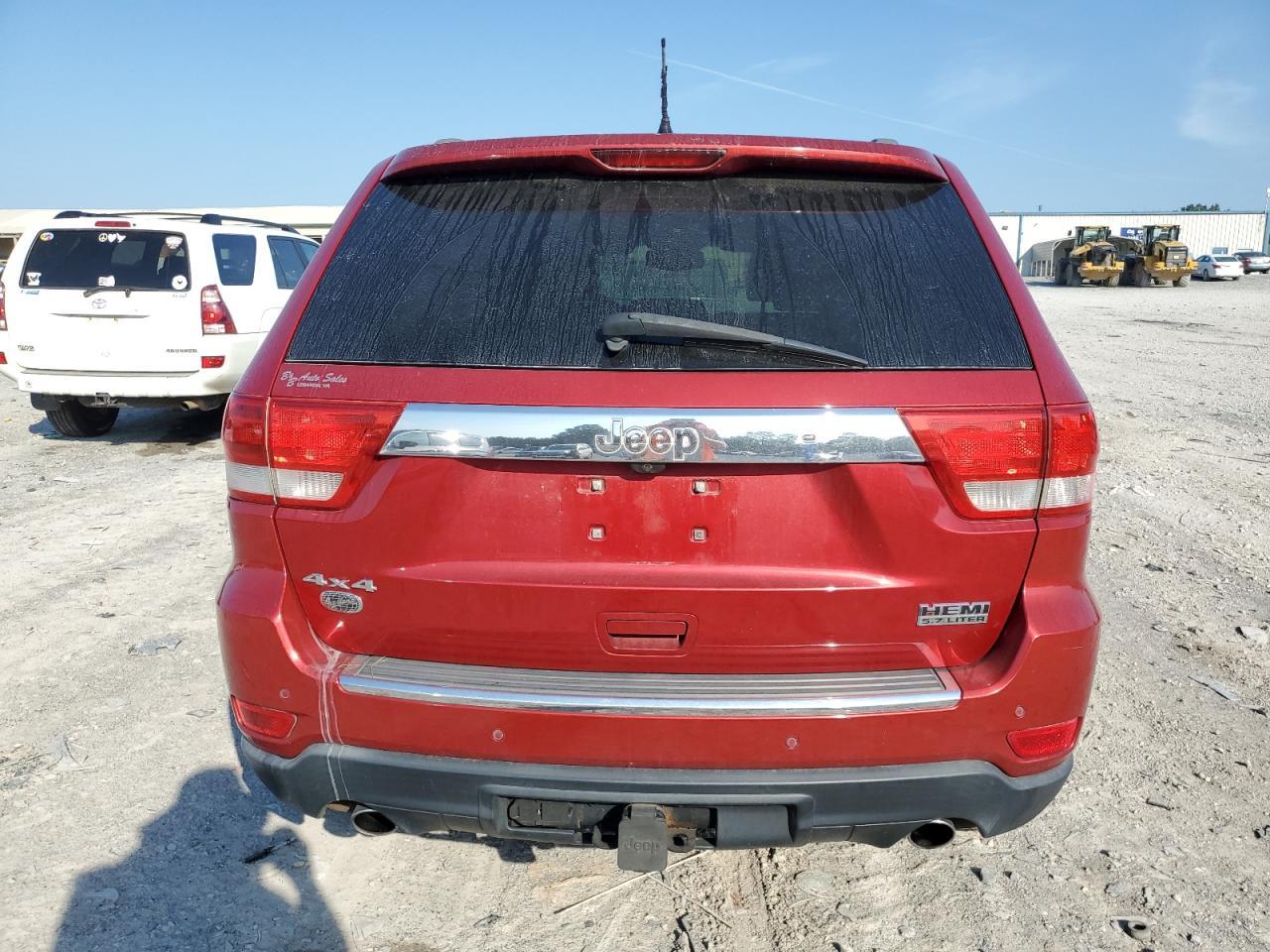 2011 Jeep Grand Cherokee Overland - Image 6