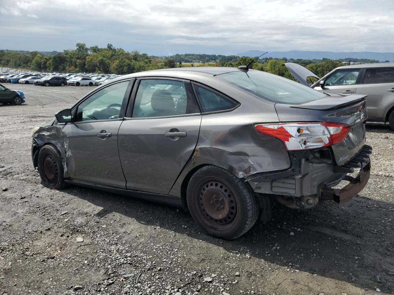 2014 Ford Focus Se - Image 2