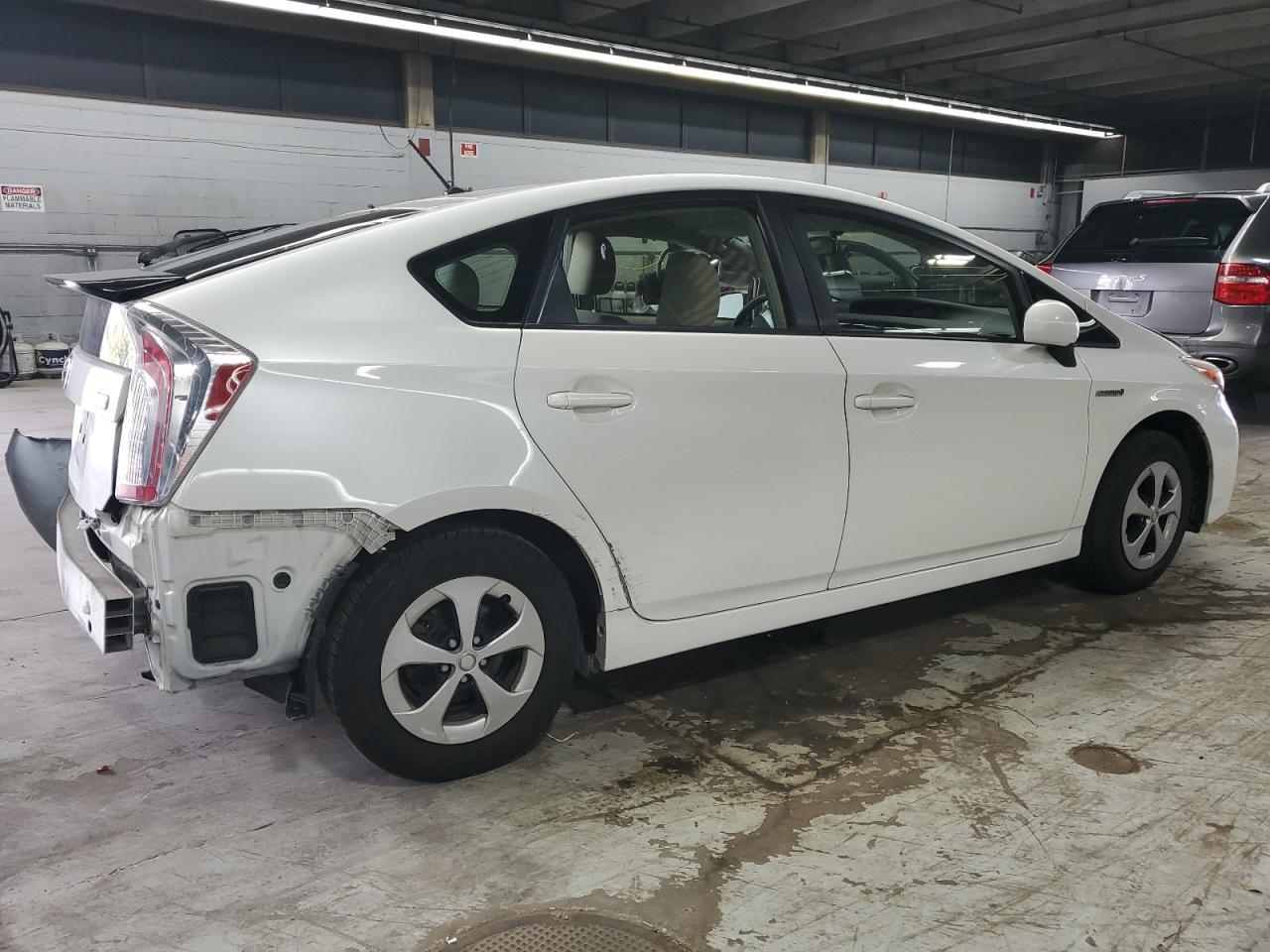 2015 Toyota Prius - Фото 3