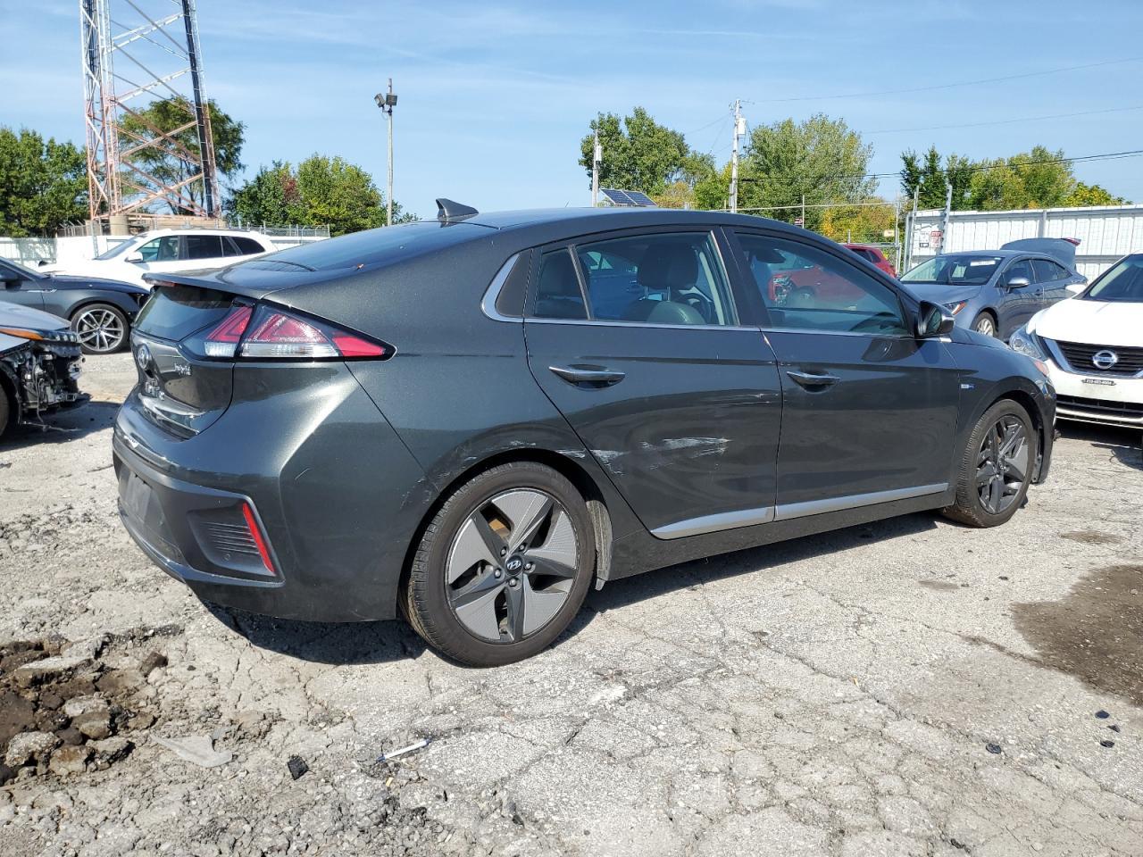 2020 Hyundai Ioniq Limited - Фото 3