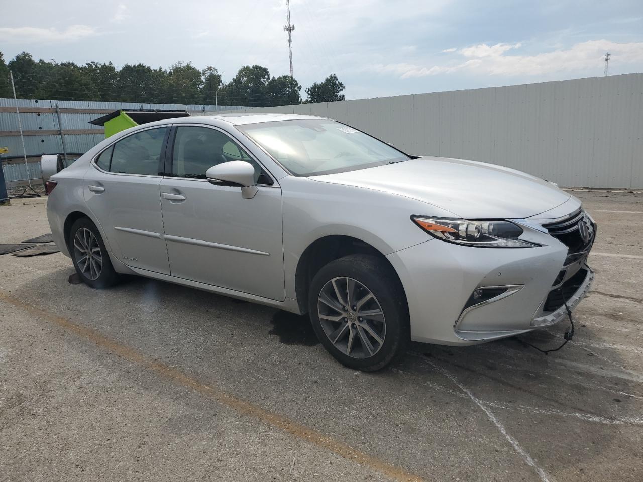 2016 Lexus Es 300H - Фото 4