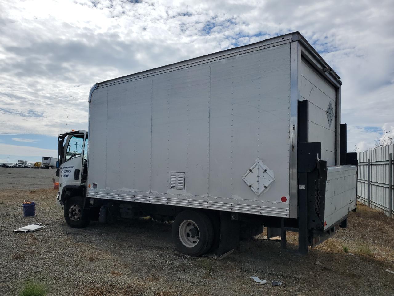 2014 Isuzu Npr - Image 2