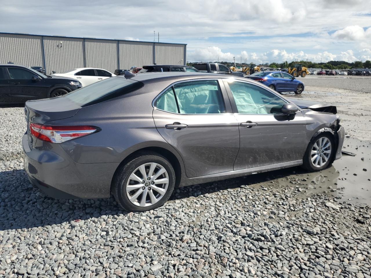 2020 Toyota Camry Le - Image 3