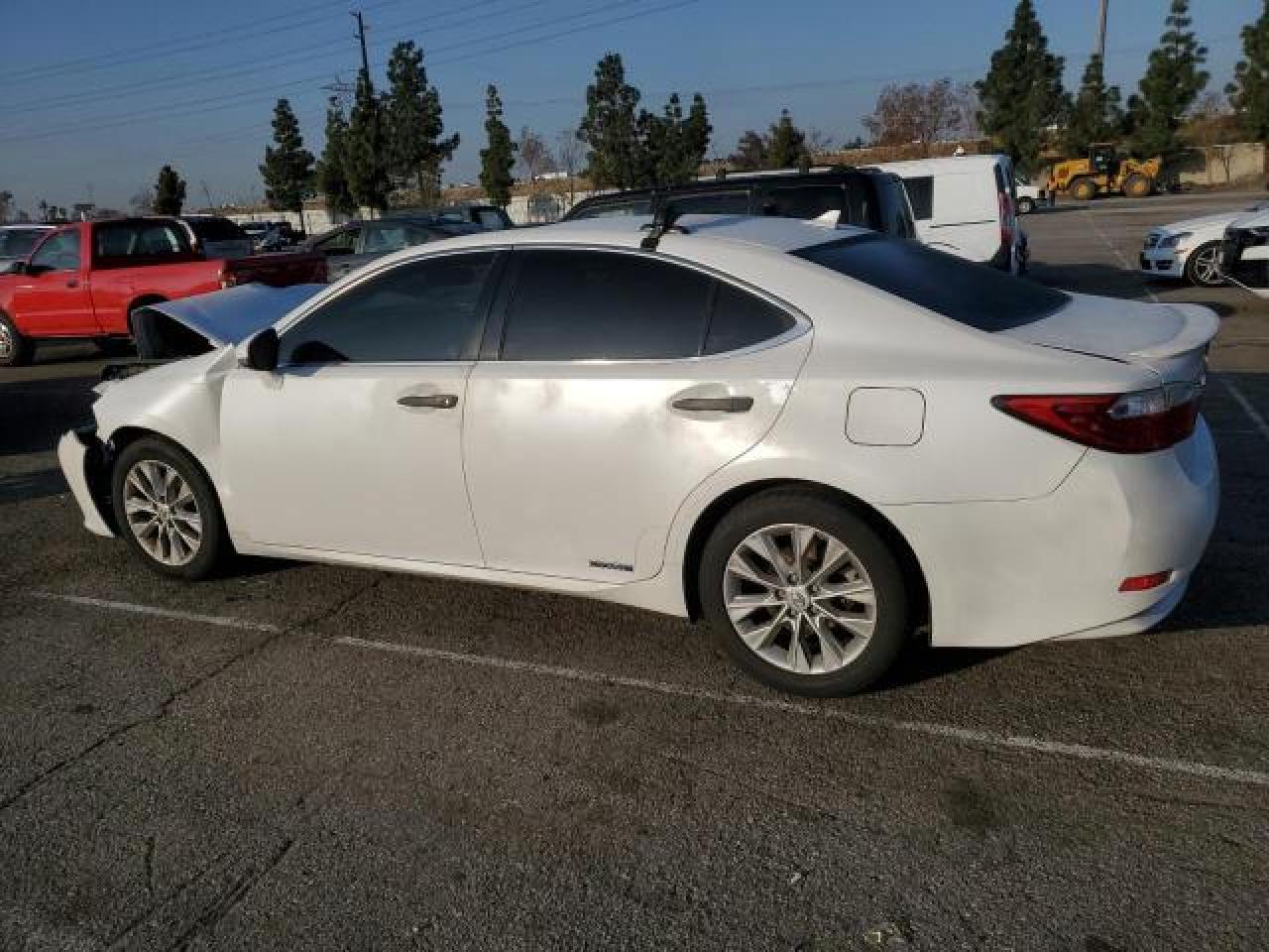 2014 Lexus Es 300H - Image 2