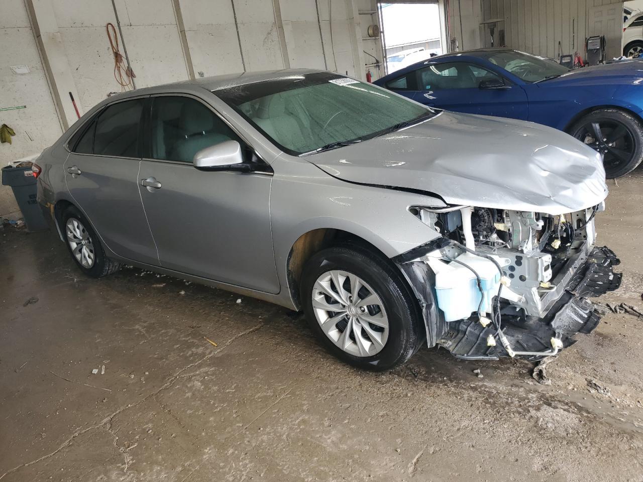 2015 Toyota Camry Le - Фото 4