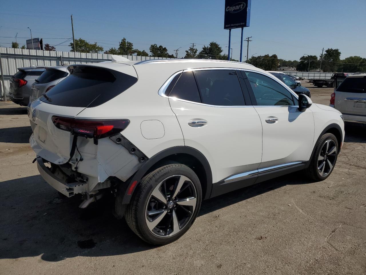 2022 Buick Envision Essence - Image 3